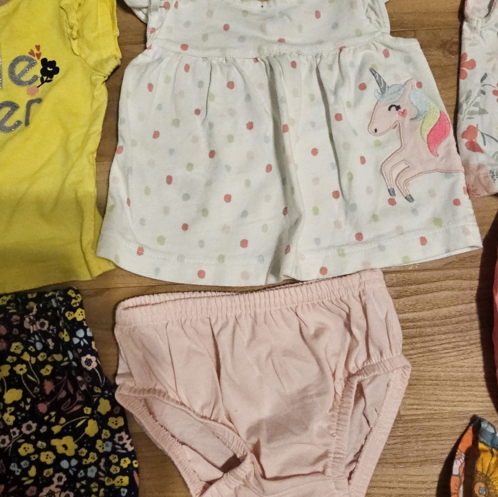 Baby clothes bundle - Picture 6 of 14